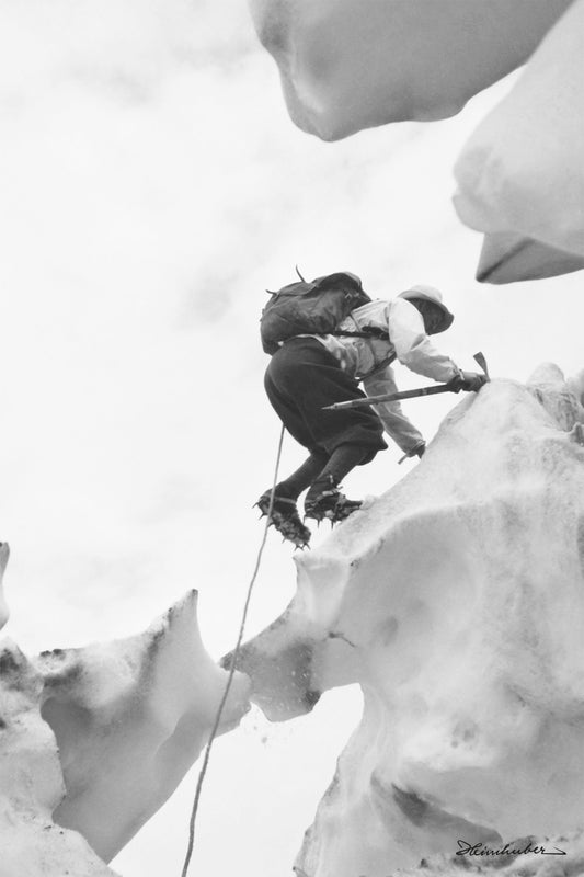 Gebirgsjäger beim Eisklettern