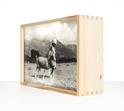 Edition Heimhuber Leuchtbox – Mädchen mit Ziege