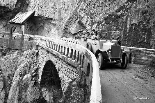 Autobus an der Hölltobelbrücke
