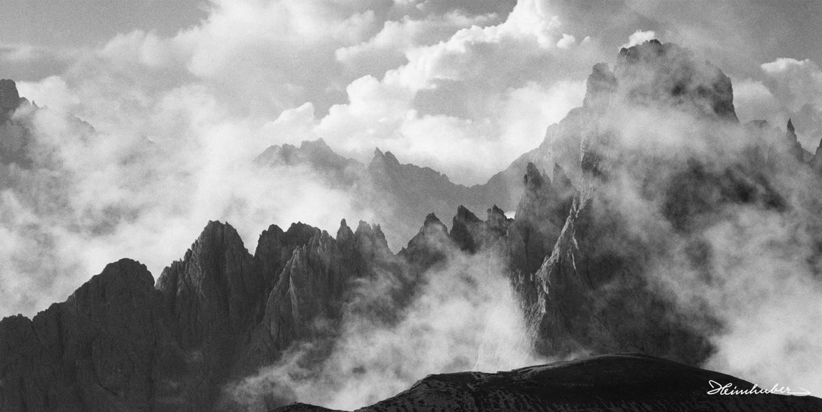 Wolkenverhangene Cadinispitzen