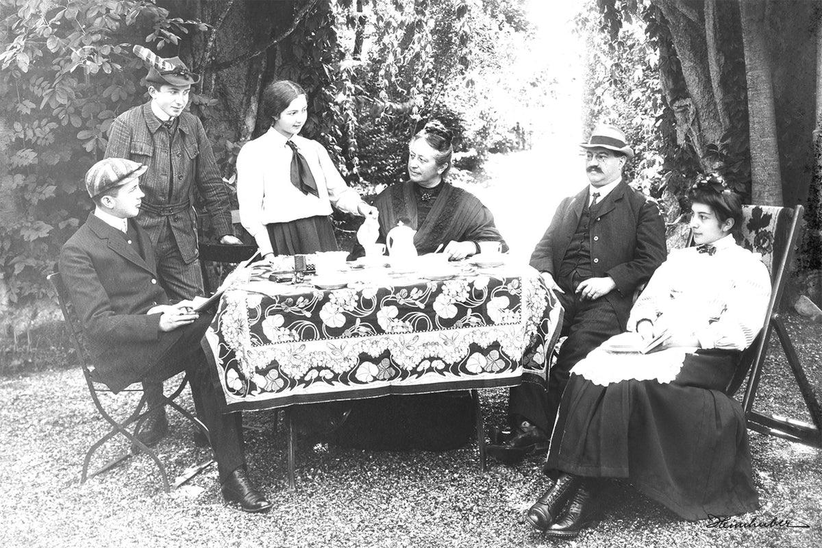 Kaffeekränzchen anno 1900
