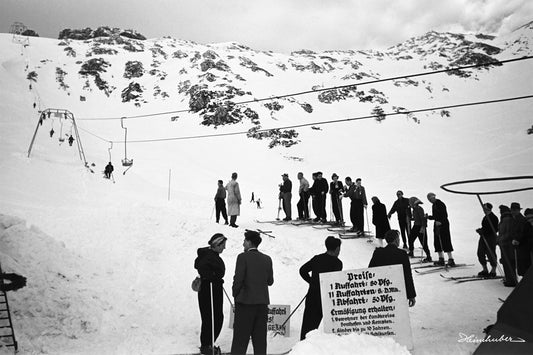 Warten am Skilift