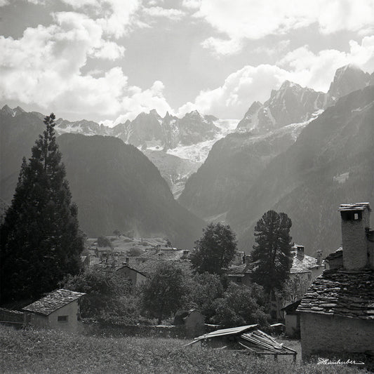 Soglio mit Blick auf die Berge