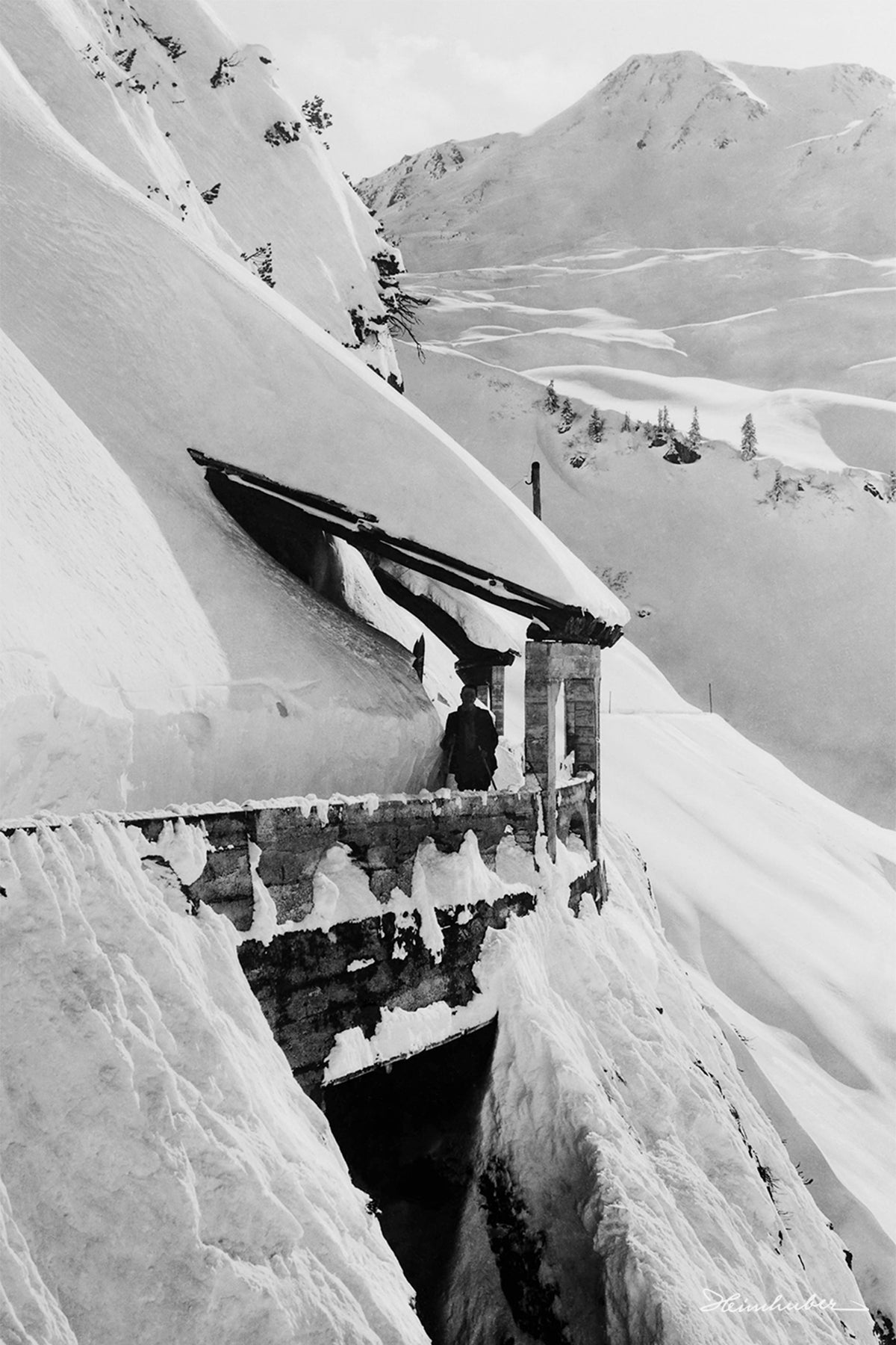 Detailansicht Flexenstraße mit Schneemassen