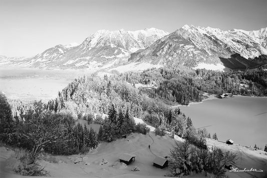 Bergsee im Winter